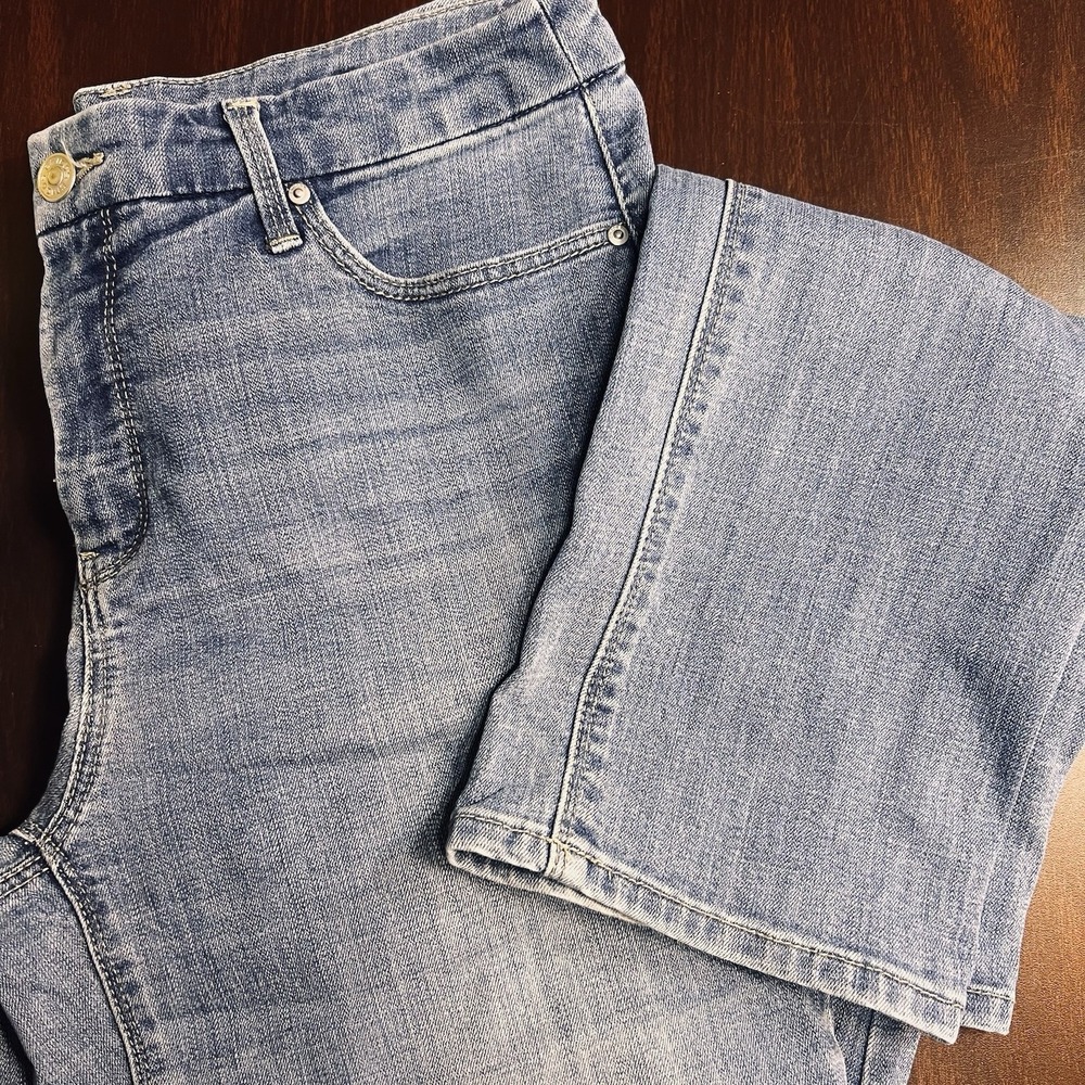 Chico's‎ So Lifting Women's Sz 1 Regular Medium Wash Slim Leg Stretch Jeans